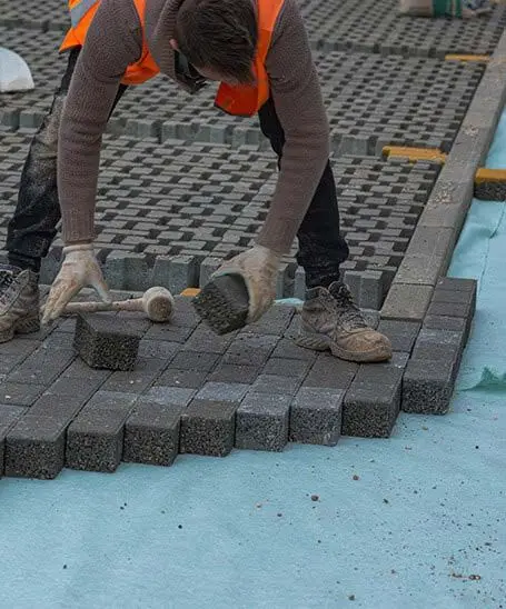 Laying paving stones